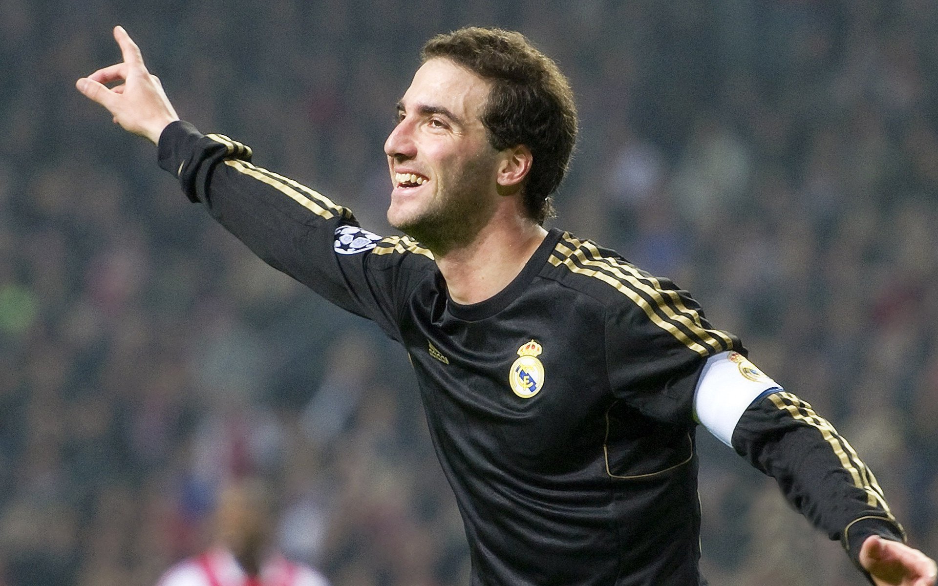 中立B选手该项目分段表现逐步改善，比赛中立是什么意思